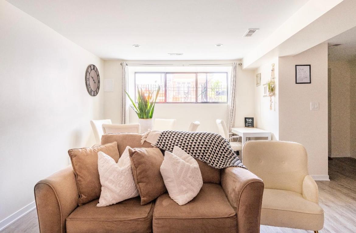 Cozy 2 Brm Apartment Mins Away From United Center Chicago Eksteriør bilde